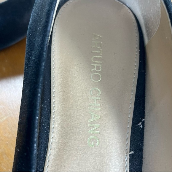 Arturo Chiang Black Wedge Heels with Bow - Picture 8 of 8